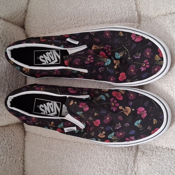 VANS - Picture 2 of 5